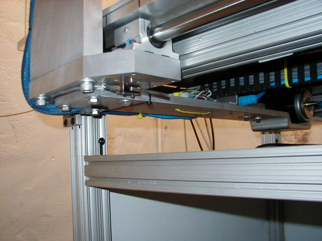 Notice the "Split" on the Vertical Leg of the Extrusion - Entire Top Lifts Off of the Machine ! 